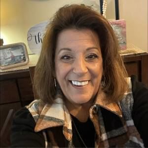 Meet your Posher, Laurie